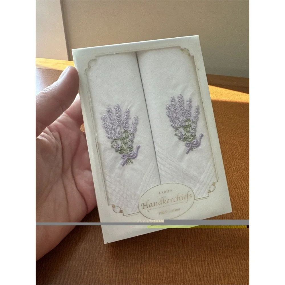 Vtg Set Of 2 Ladies Lavender Embroidered Handkerchiefs In Original Giftbox‎